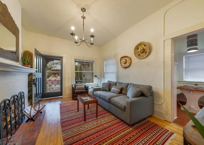 Total Of 2 Bedroom 2 Ba, Your Own Duplex, Near U Of A Holiday home *
