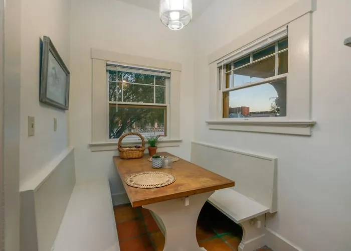 Holiday home Total Of 2 Bedroom 2 Ba, Your Own Duplex, Near U Of A *