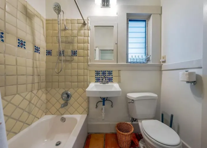 Total Of 2 Bedroom 2 Ba, Your Own Duplex, Near U Of A