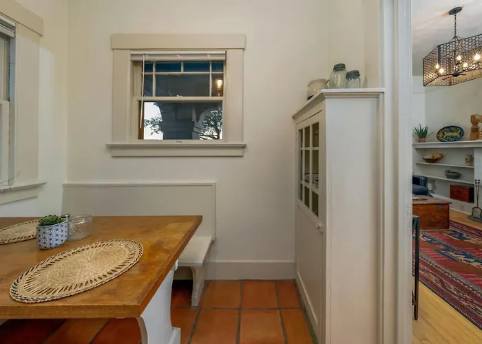 Total Of 2 Bedroom 2 Ba, Your Own Duplex, Near U Of A Holiday home *