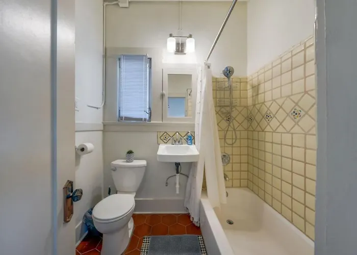 Total Of 2 Bedroom 2 Ba, Your Own Duplex, Near U Of A