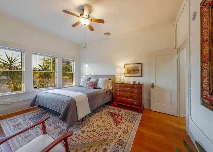 Holiday home Total Of 2 Bedroom 2 Ba, Your Own Duplex, Near U Of A